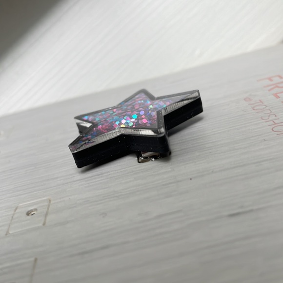 NWT: TOPSHOP Star and Moon sequin-filled pins (set of 2 pins) - Picture 9 of 10